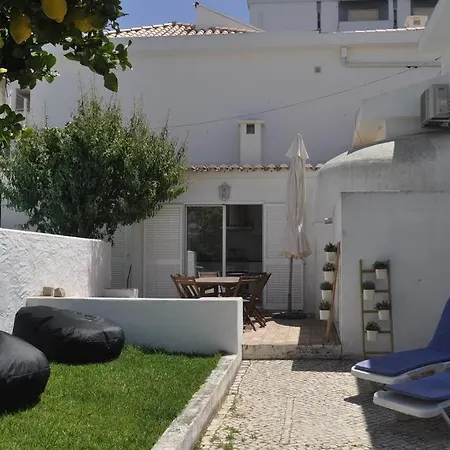4-bedroom With Garden & Pool & Ac At The Da Rocha