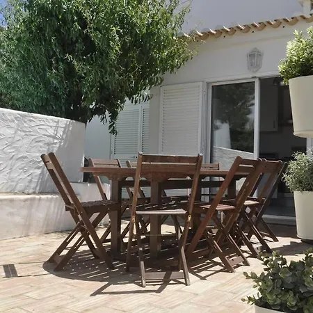 4-bedroom With Garden & Pool & Ac At The Da Rocha