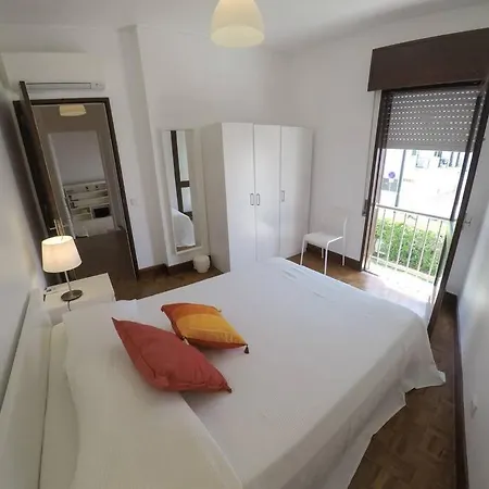4-bedroom With Garden & Pool & Ac At The Da Rocha Вилла *