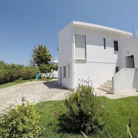 4-bedroom With Garden & Pool & Ac At The Da Rocha Вилла