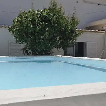 Вилла 4-bedroom With Garden & Pool & Ac At The Da Rocha Портиман