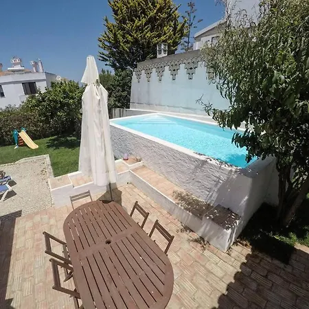 4-bedroom With Garden & Pool & Ac At The Da Rocha Портиман